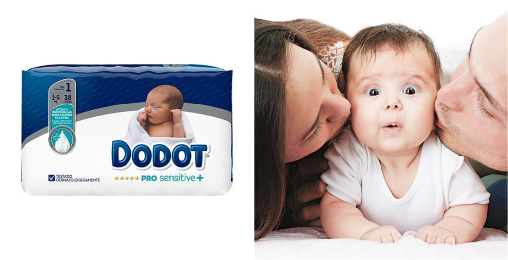 mama y papa cuidando de su bebé con dodot